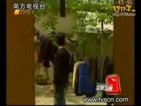 女孩篮球场上强迫男人脱<em>内裤_17173</em>游戏视频