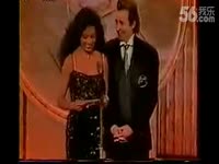 Love The Way You <em>Lie</em> 第53届格莱美现场版中