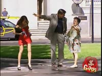 小短裙大情趣旅馆弯腰恶搞充斥男流鼻血,太性过路sm屁股日本美女图片