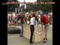 最热视频 <em>女</em>魔术师的<em>箱中</em>撞车逃生-山东大型魔