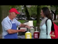 妹纸惨遭岛国变态<em>街头爆菊</em>!肿么能这么对待美