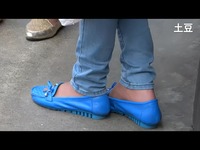 短<em>丝袜</em>少妇站着不时活动<em>丝袜脚</em>-丝袜 直击_17