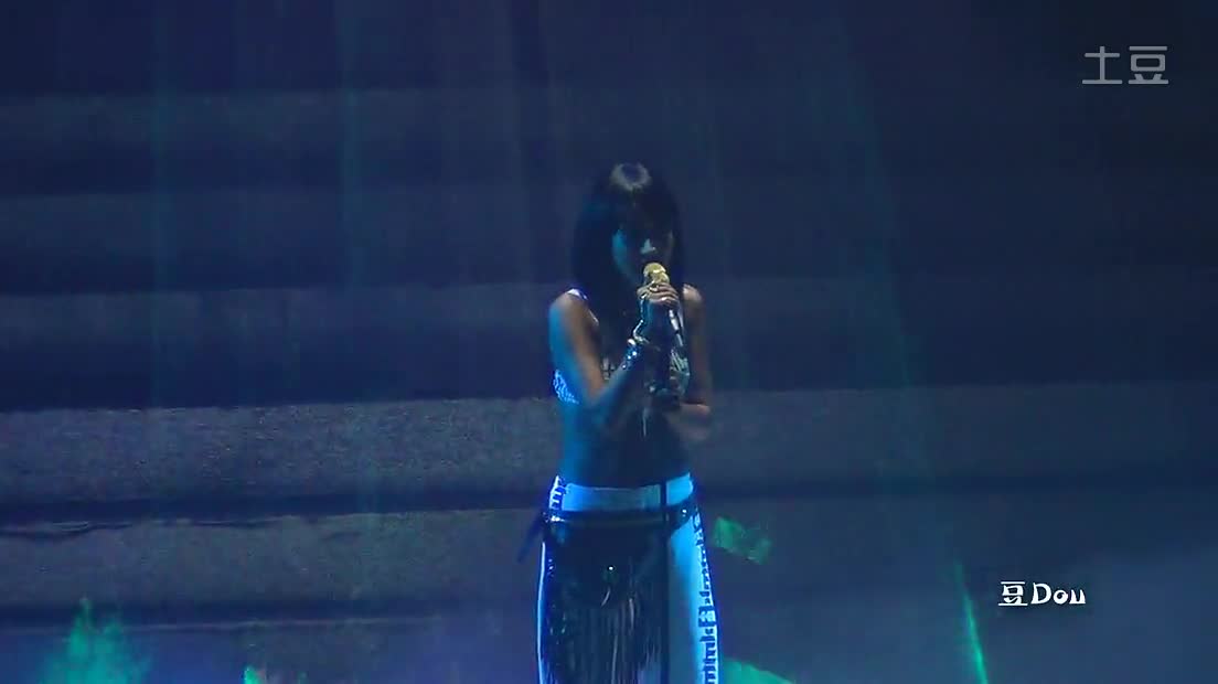 吉克隽逸《不要怕》的<em>原唱</em> 《<em>阿姐</em>撸》的<em>原唱</em>