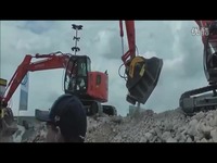 花絮 日立挖掘机出粉碎石头挖掘机工作视频-视