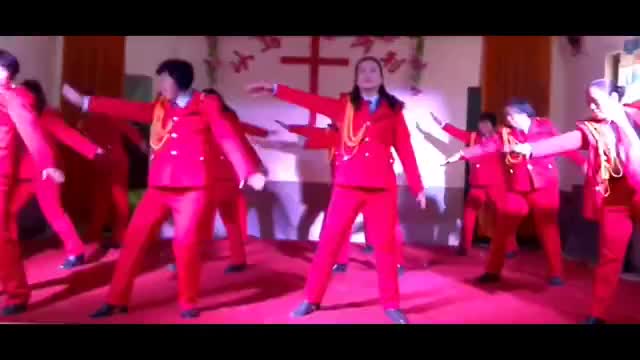 基督教广场舞 天歌唱起来(清晰)周思萍动动广场