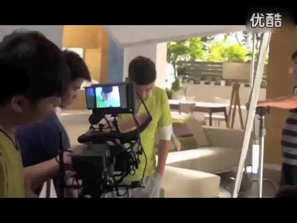 <em>外国</em>美女参加桃李杯<em>女子</em>民间舞蹈技巧<em>组合</em>山东