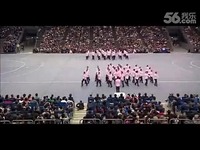 【地球最热视频】日本学生集体花样走路 上演