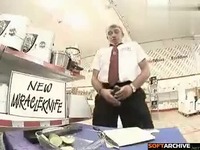 热门短片 75国外<em>美女</em>恶搞系列之邪恶的黄瓜 搞