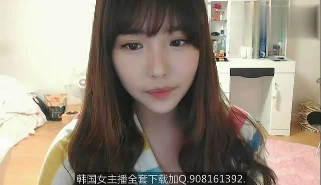 美丽清纯干净的美女 <em>姜敏京</em> 热辣牛仔<em>短裤</em>mv现