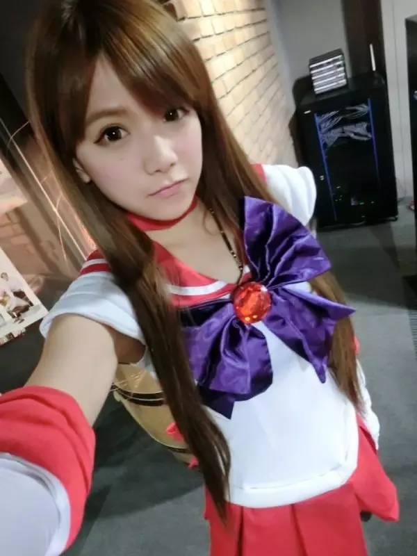 超萌虎牙妹化身美少女战士