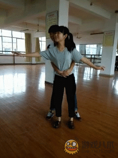 最囧福利搞笑gif之垃圾王的劫后幸福生活